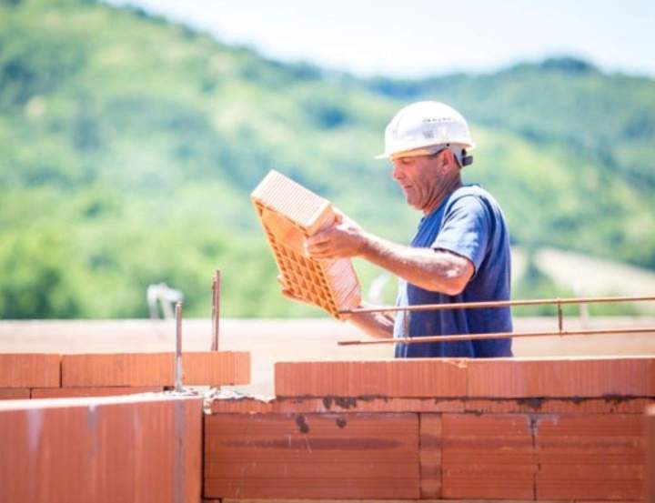 Contrat de construction de maisons, Saint-Chély-d'Apcher