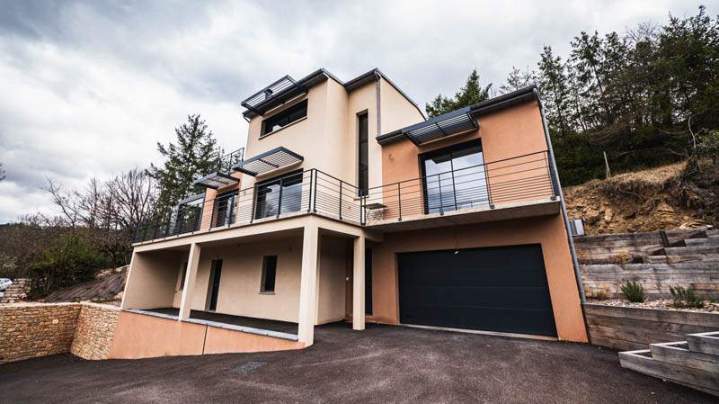 Des professionnels pour construire votre maison, contrat en main !